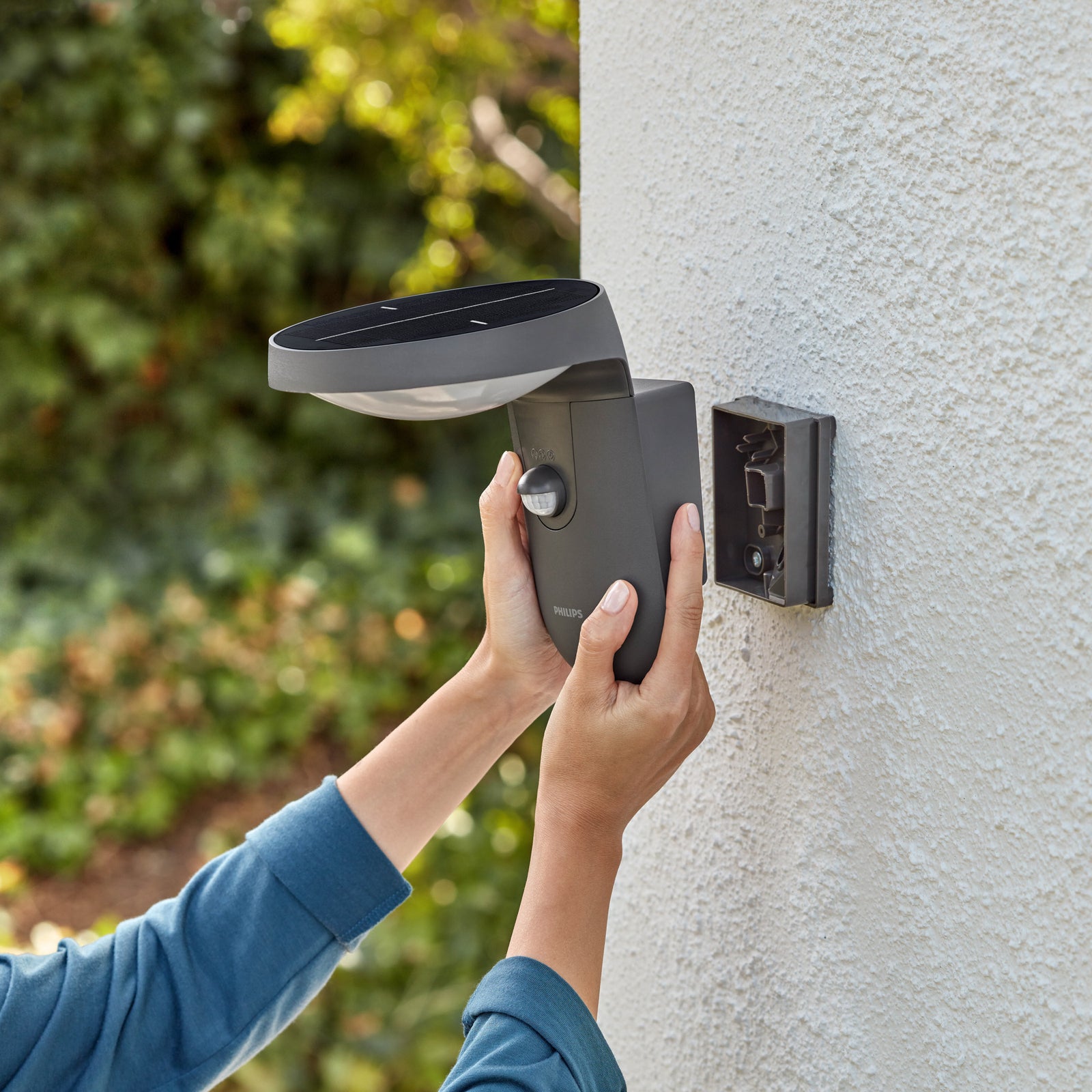 LED solcelle utevegglampe Tyla med bevegelsessensor IP44 - Philips