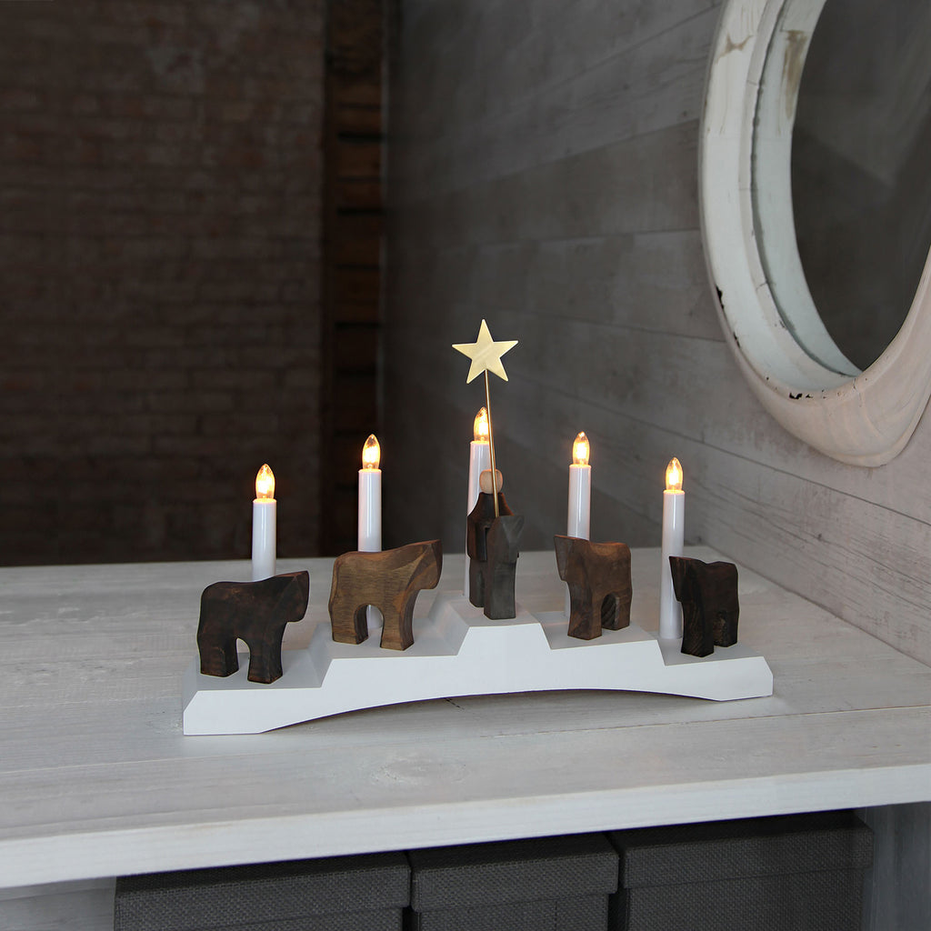 Nærbilde av lys på Adventsstake Staffans fålar 5 lys tre hvit/brun 45 cm