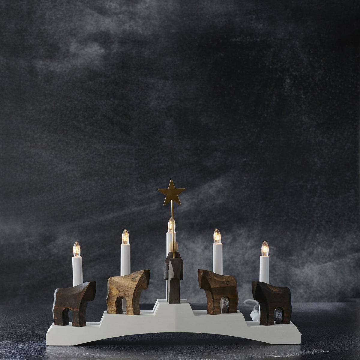Adventsstake Staffans fålar 5 lys tre hvit/brun 45 cm med lys på