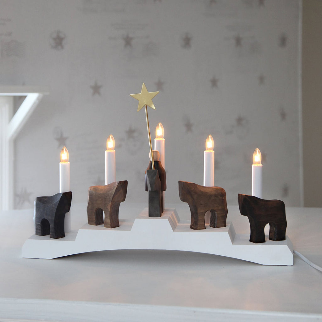 kabel og bryter på Adventsstake Staffans fålar 5 lys tre hvit/brun 45 cm