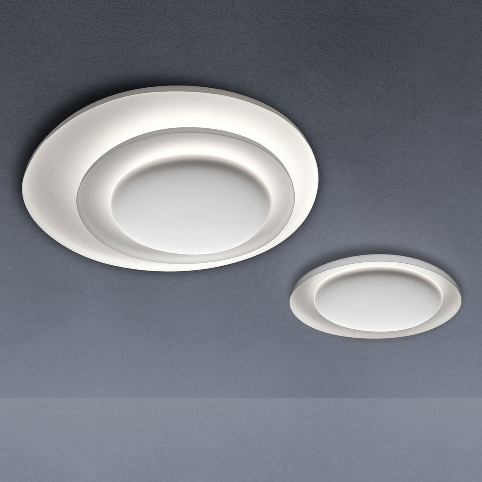 Detalj av Bahia Mini LED taklampe dimbar hvit 55 cm fra Foscarini