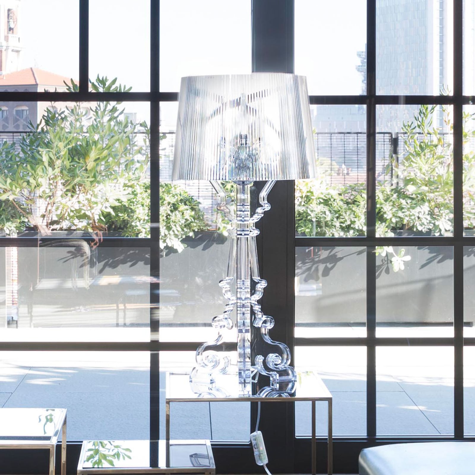 Nærbilde av bryter på Bordlampe Bourgie LED dimbar transparent