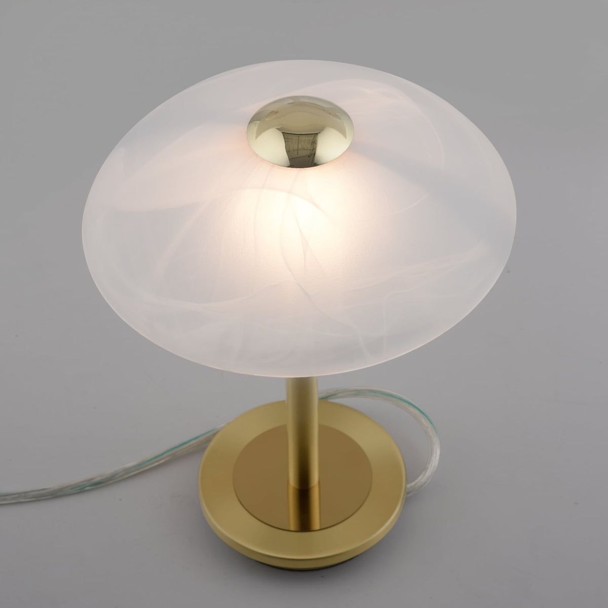Bordlampe Enova opalglass dimbar matt messing Ø20 cm nærbilde av dimmer