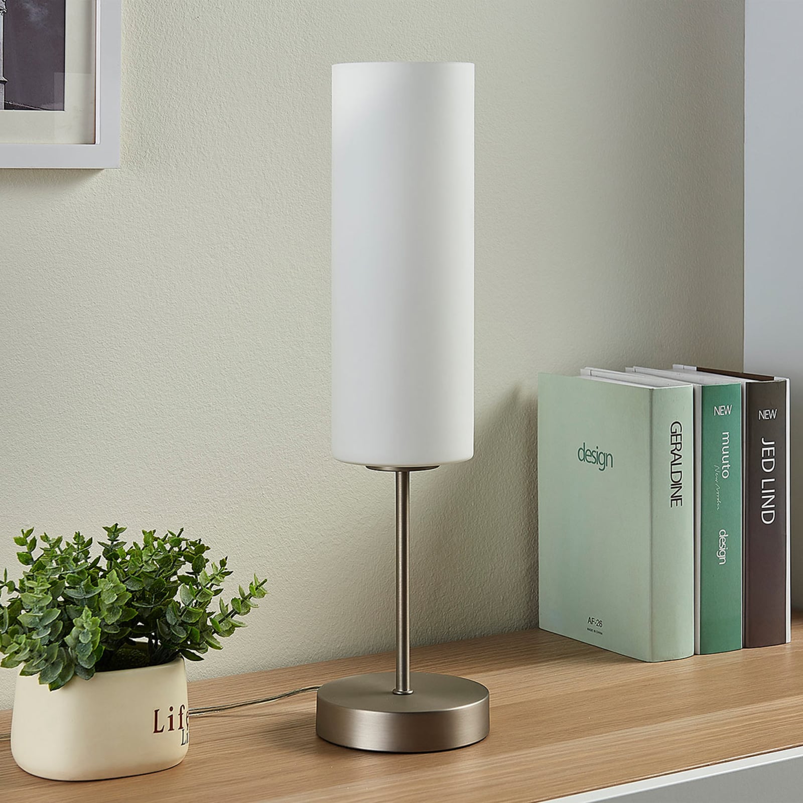 Bordlampe Felice sylinderformet glass matt nikkel forfra