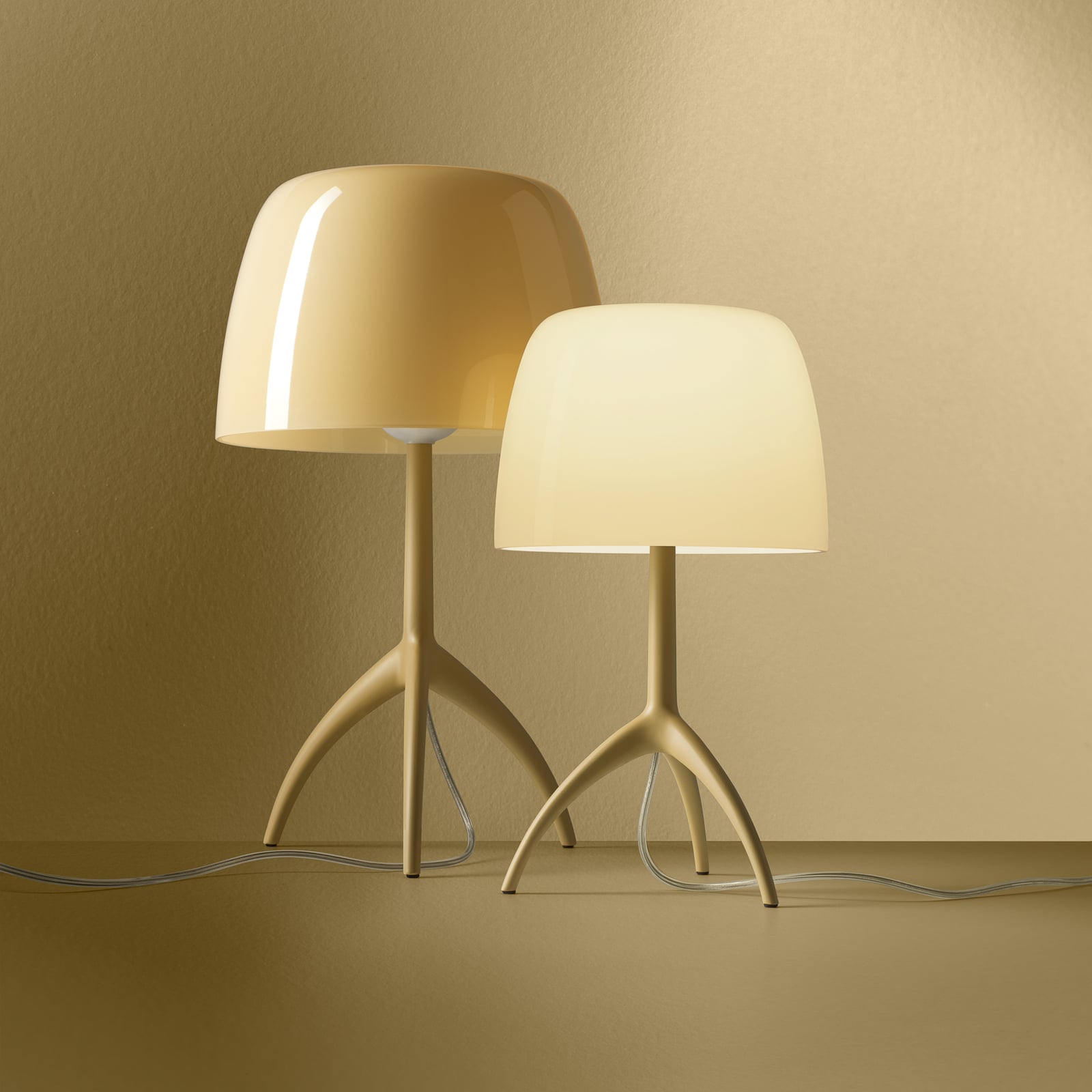 Detalj av Bordlampe Lumiere Nuances piccola dimbar glass sand