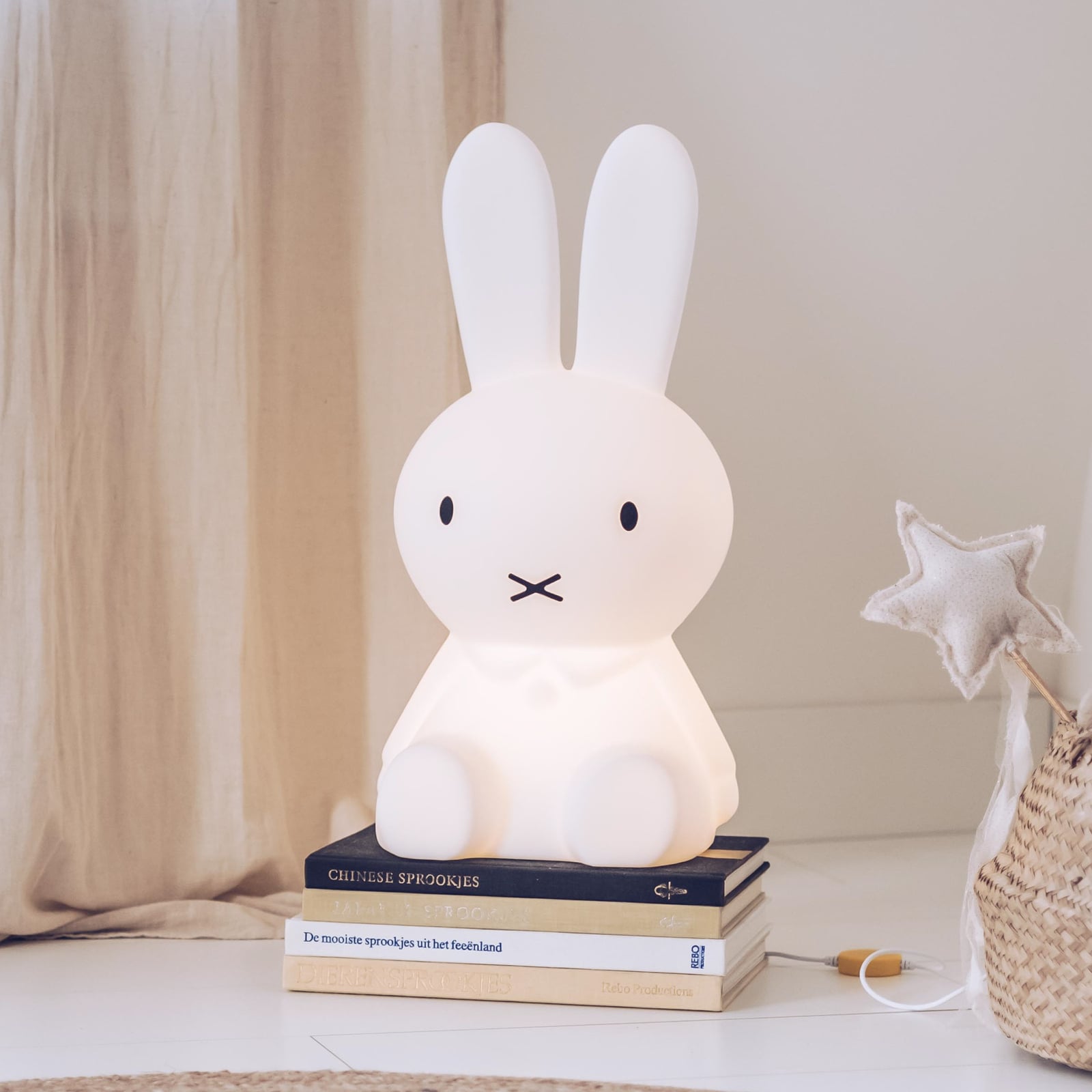 Bordlampe Miffy Star Light dimbar hvit 50 cm forfra