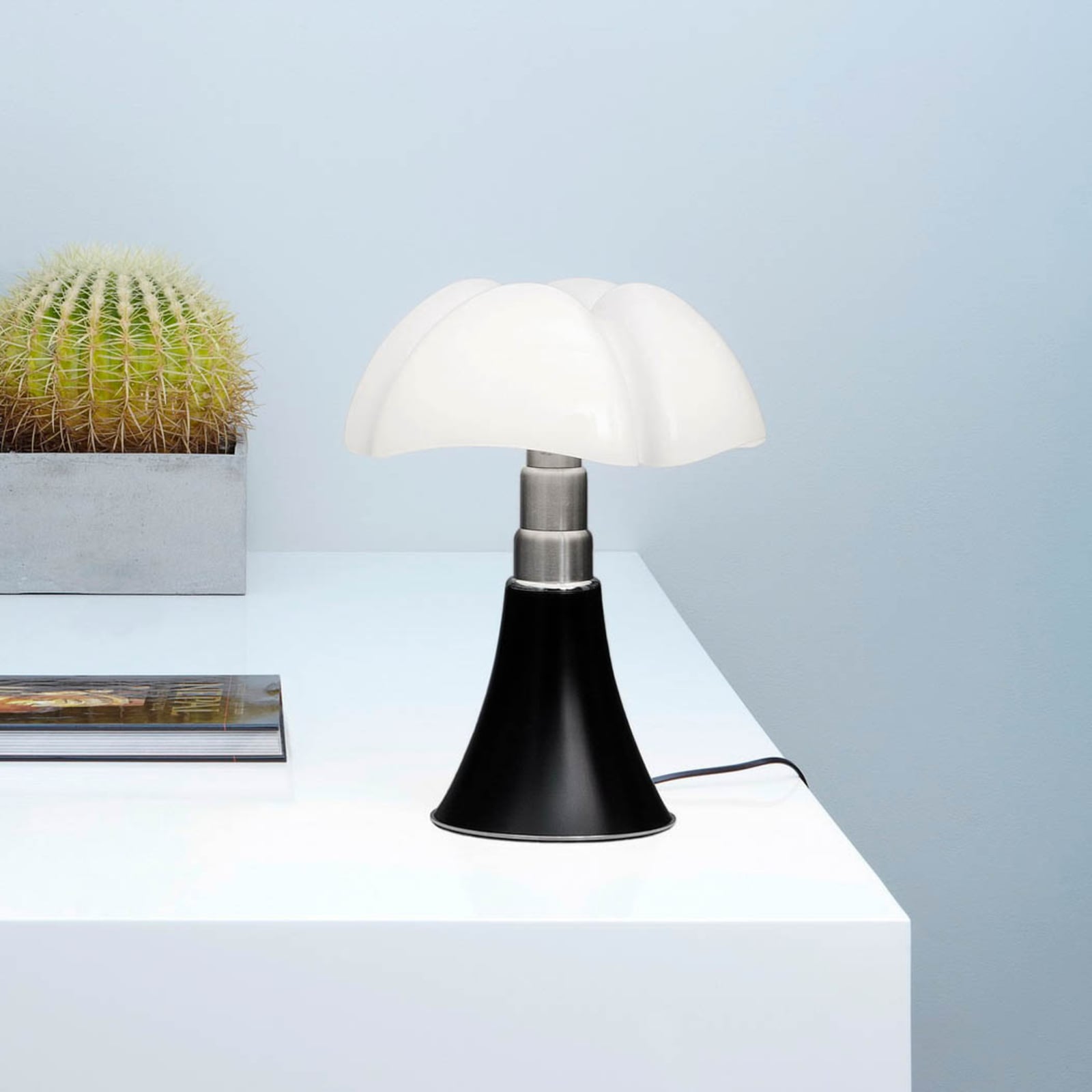 Bordlampe Minipipistrello bakside og fot i rustfritt stål