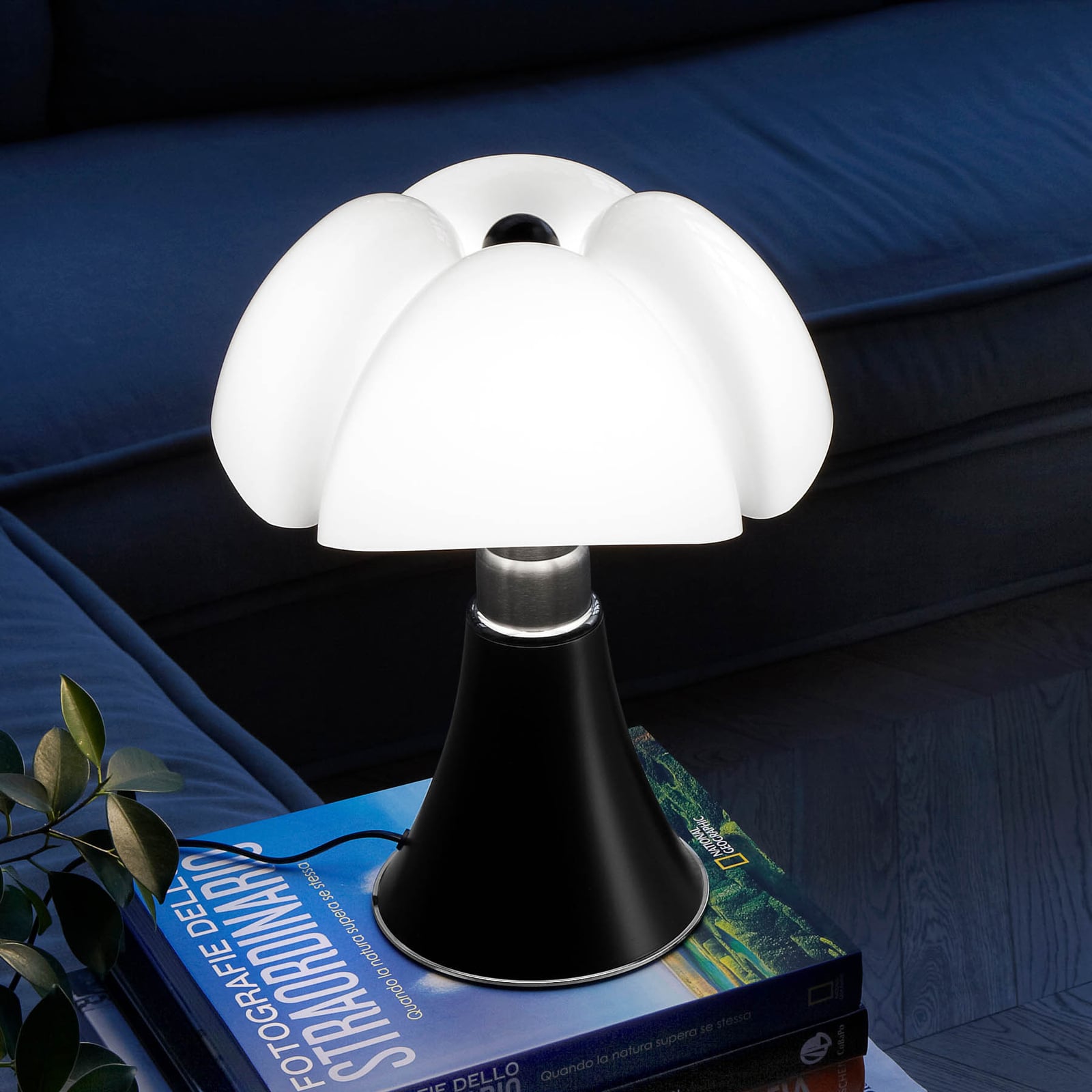 Bordlampe Minipipistrello montert i interiør