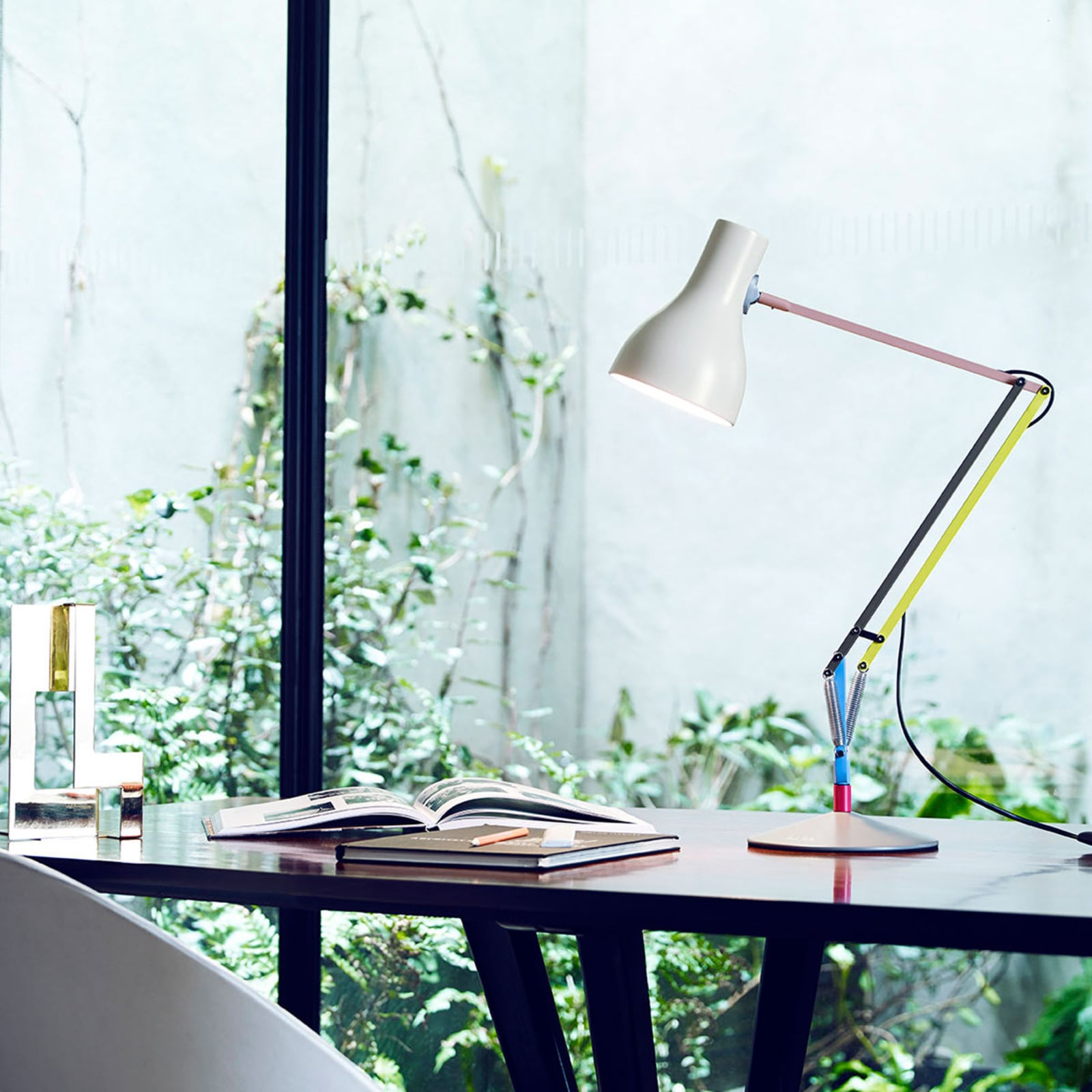 Bordlampe Type 75 Mini lysgrå aluminium bakside