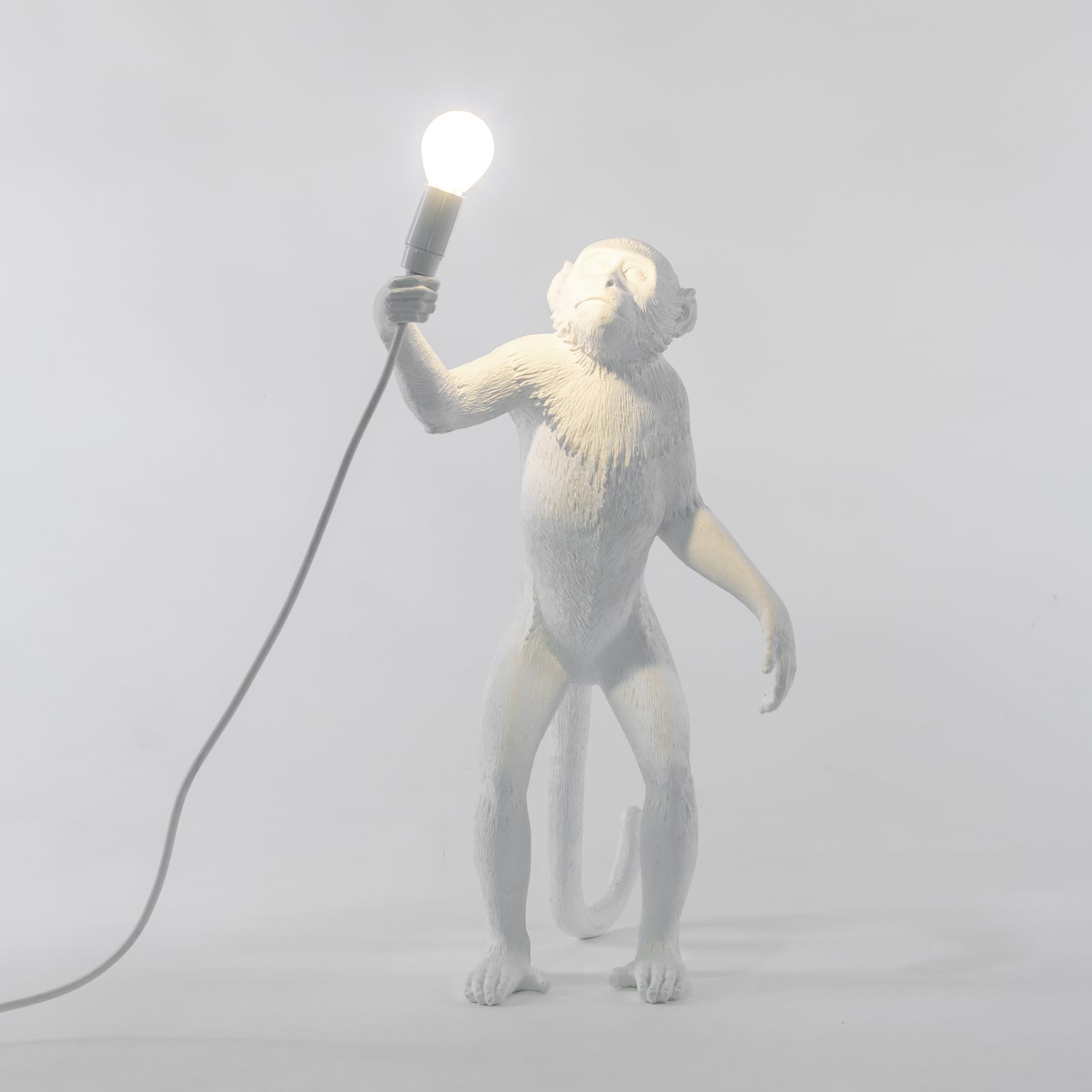 Dekorativ bordlampe Monkey Lamp stående figur hvit E14 med kabel og bryter