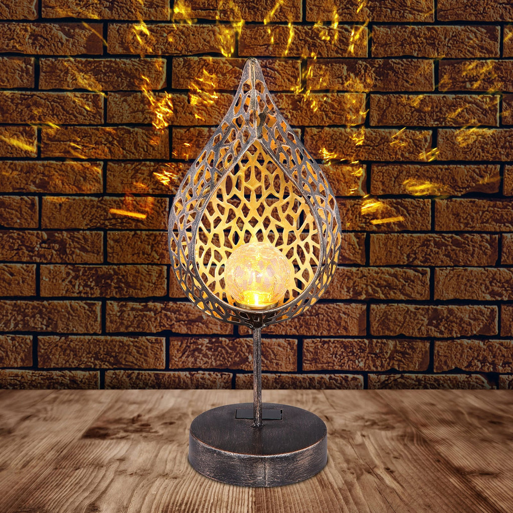 Detalj av LED solcellelampe bladform metall og glass gull H35,5 cm