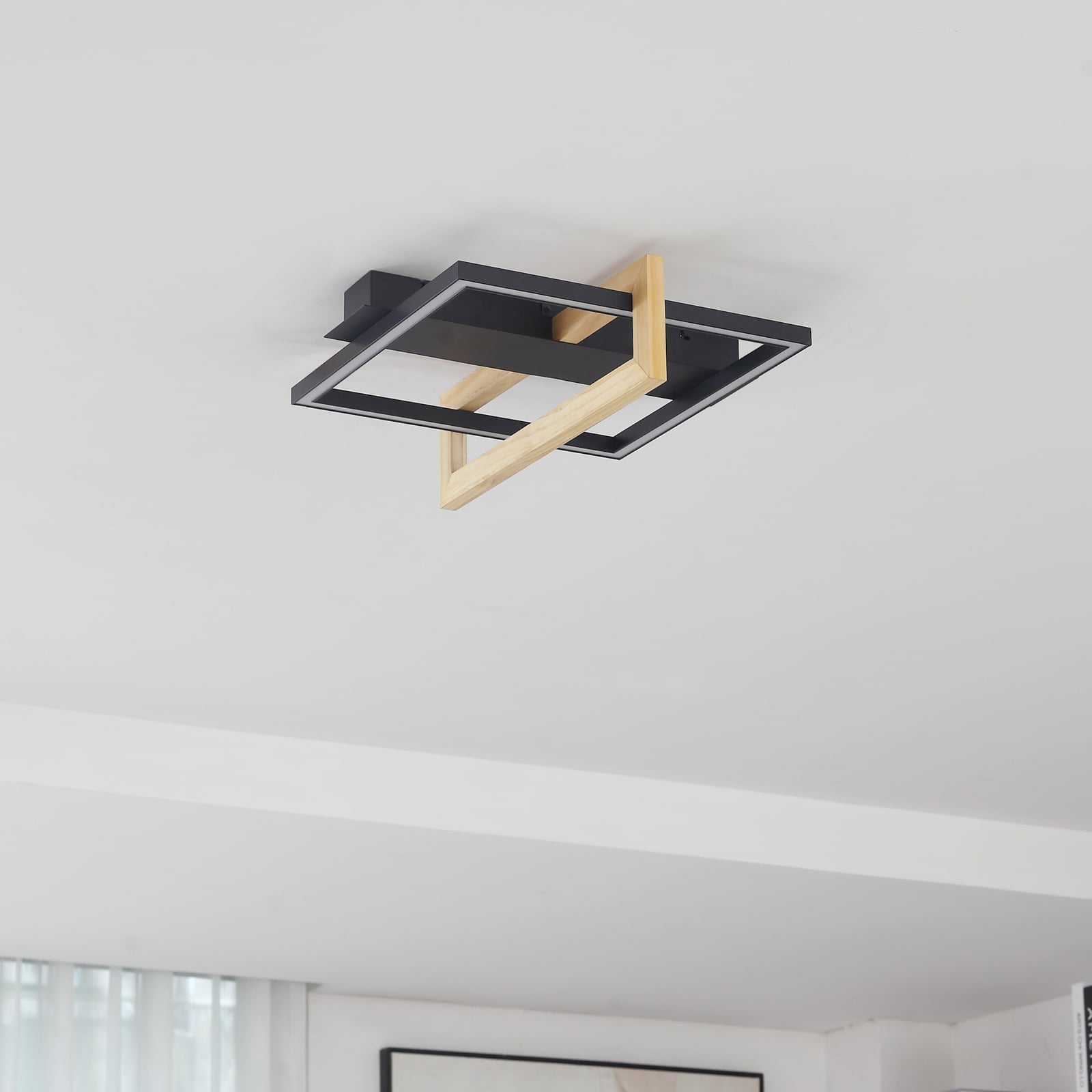 Detalj av tredetalj på LED taklampe Holamu svart
