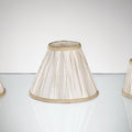 Erstatningsskjerm plissé krem Ø23 cm for bordlamper - ORION forfra