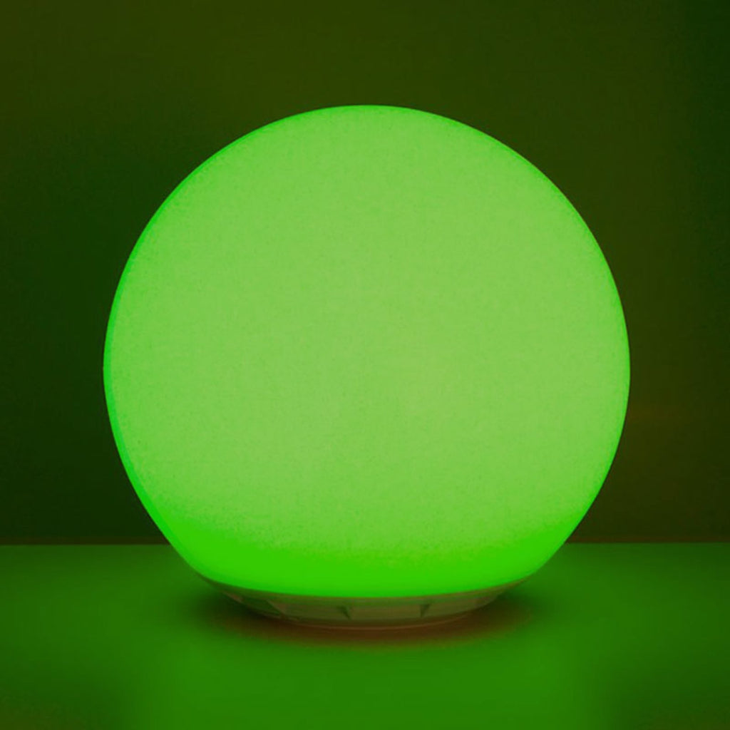 Nærbilde av LED-lyskule Globo IP67 RGBW Ø30 cm solcellepanel