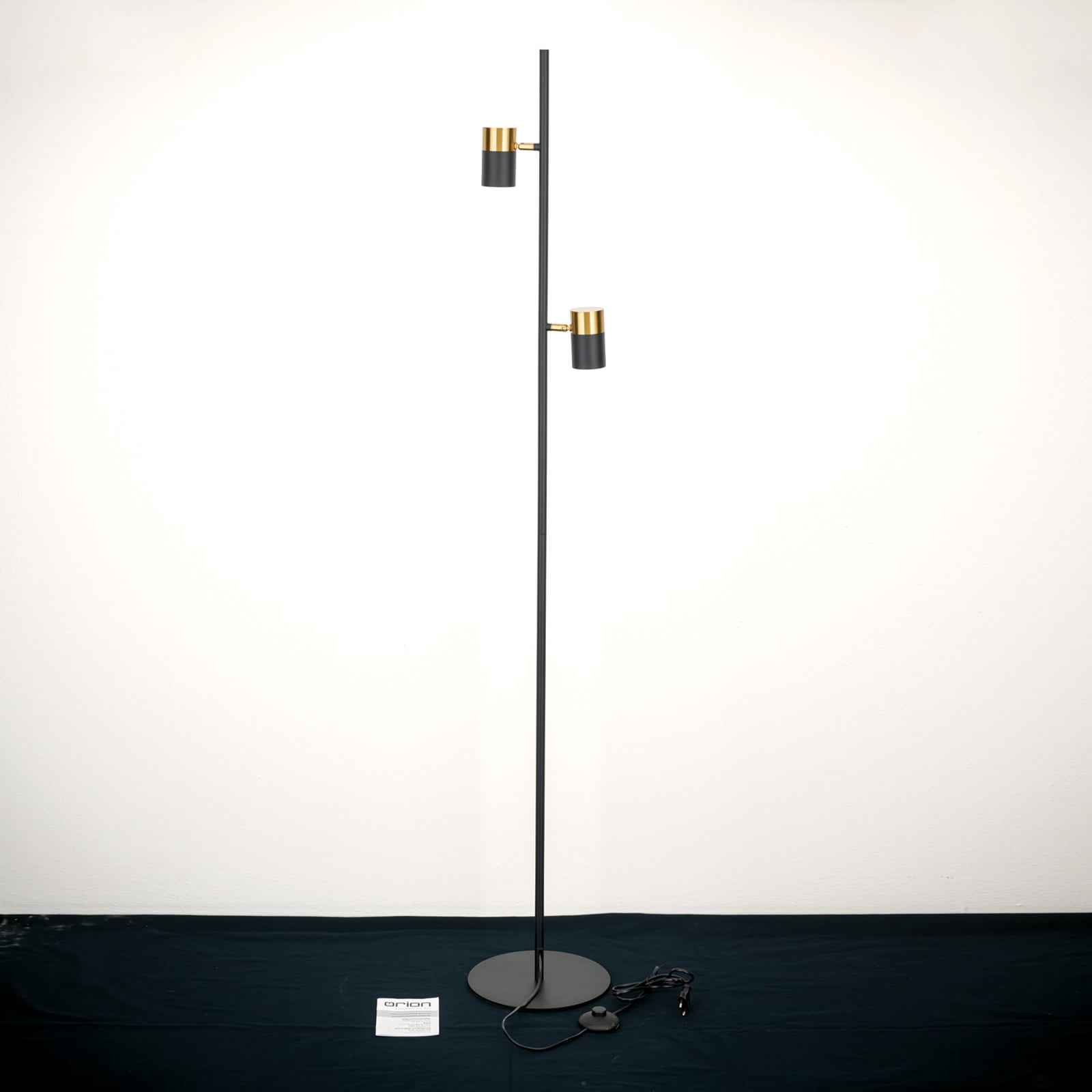 Gulvlampe Kevin 2-lys svart/gull GU10 161 cm med justerbare spotter