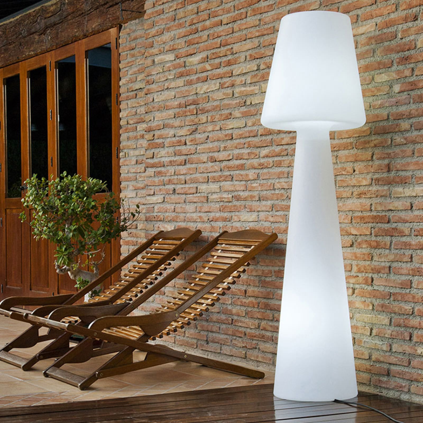 Gulvlampe Lola plast hvit 165 cm 22W varmhvit IP65 forfra