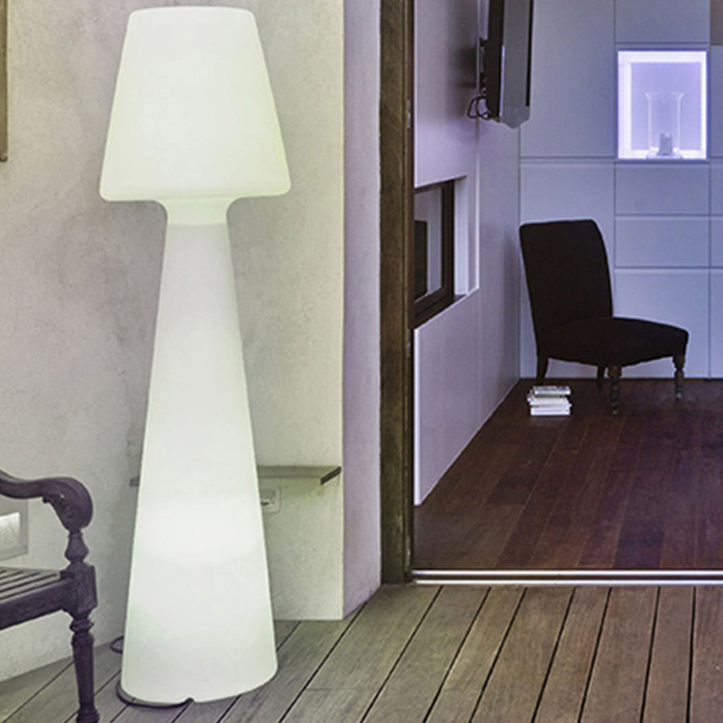 Detalj av Gulvlampe Lola plast hvit 165 cm 22W varmhvit IP65
