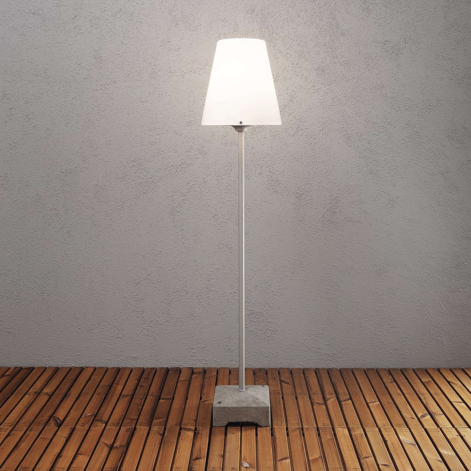 Gulvlampe New Lucca utendørs E27 IP44 131 cm forfra