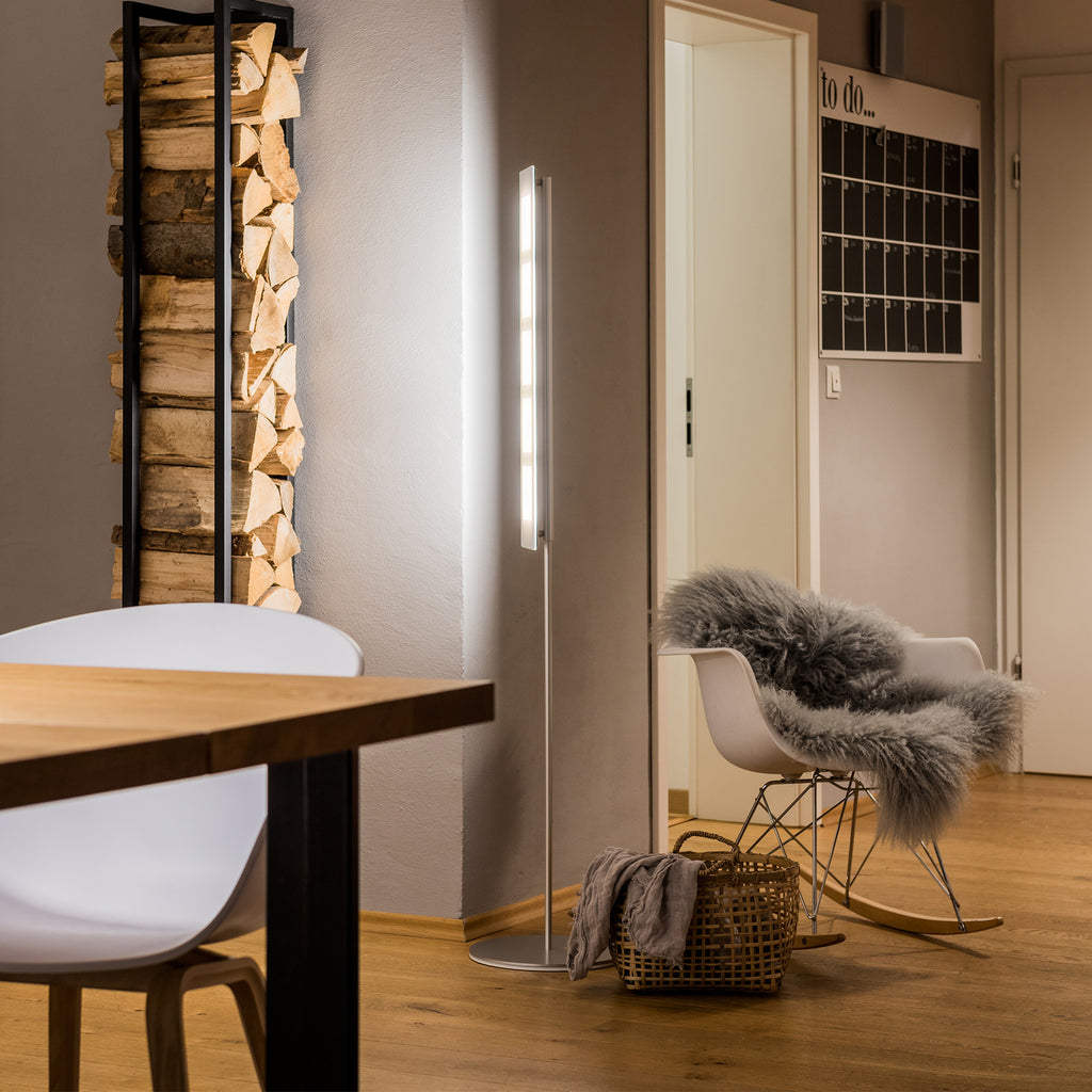 Detalj av rustfritt stål på Gulvlampe OMLED One f5