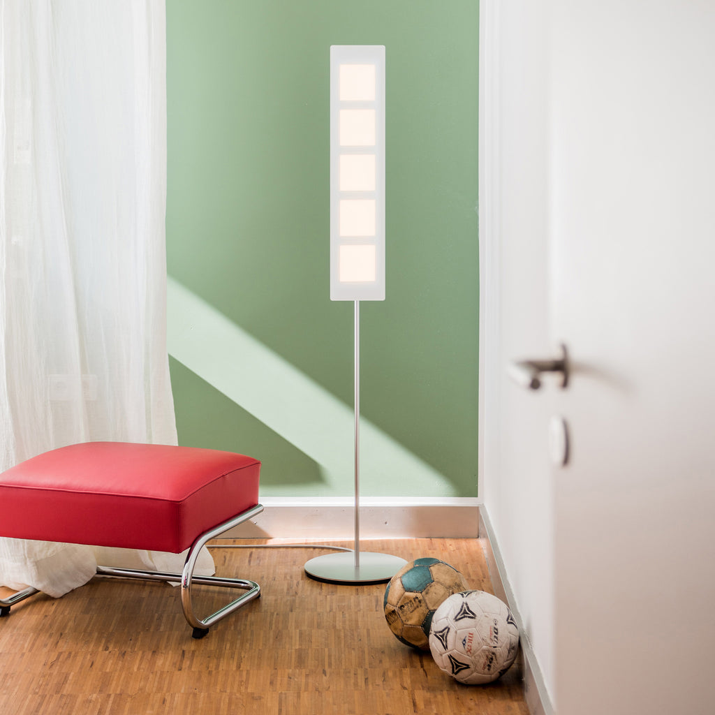 Gulvlampe OMLED One f5 OLED dimbar med glass og stål detaljer