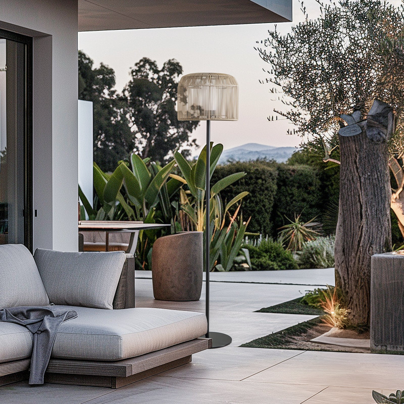 Gulvlampe Solvindor terrasse khaki plast bakside