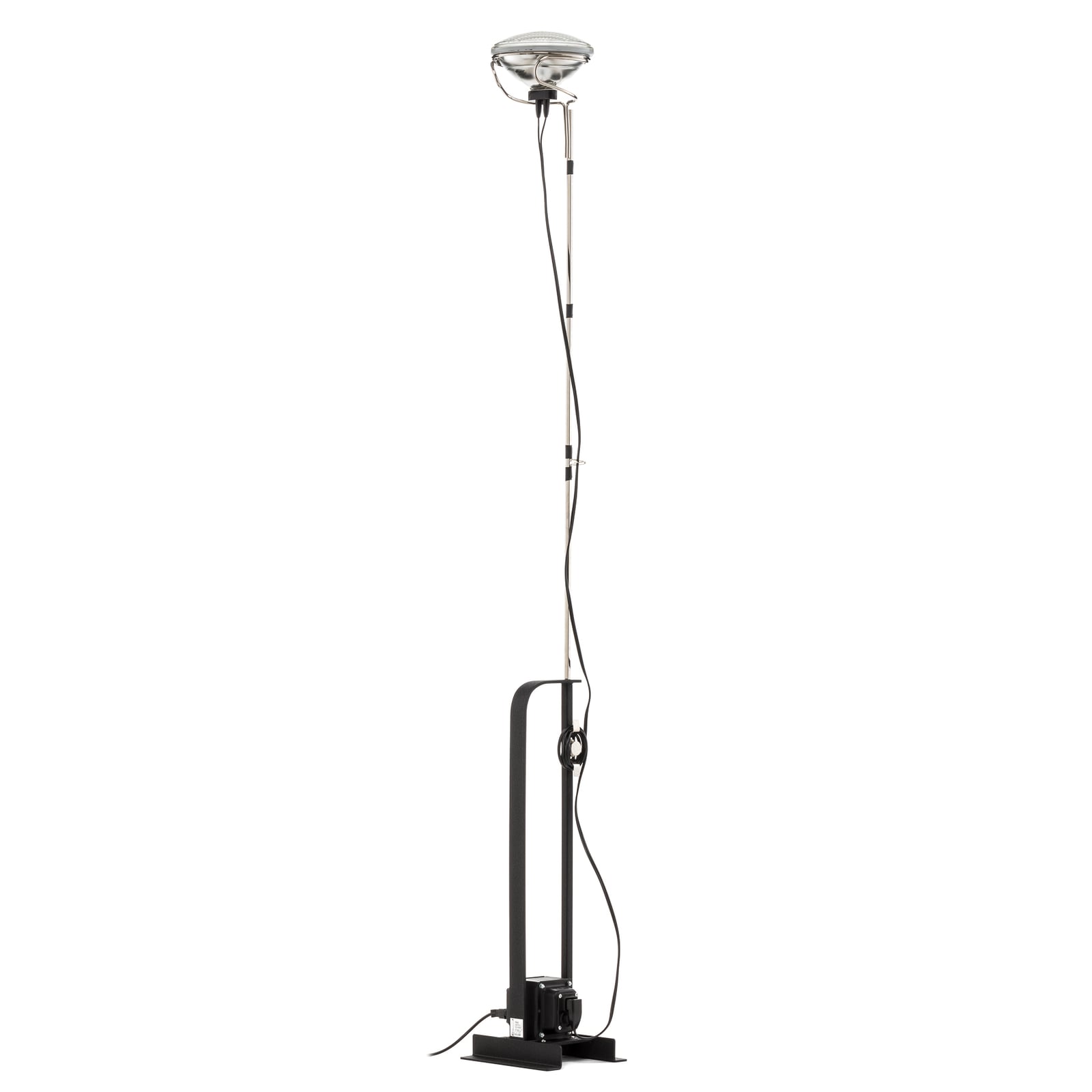 Montert Gulvlampe Toio Limited Edition i stue