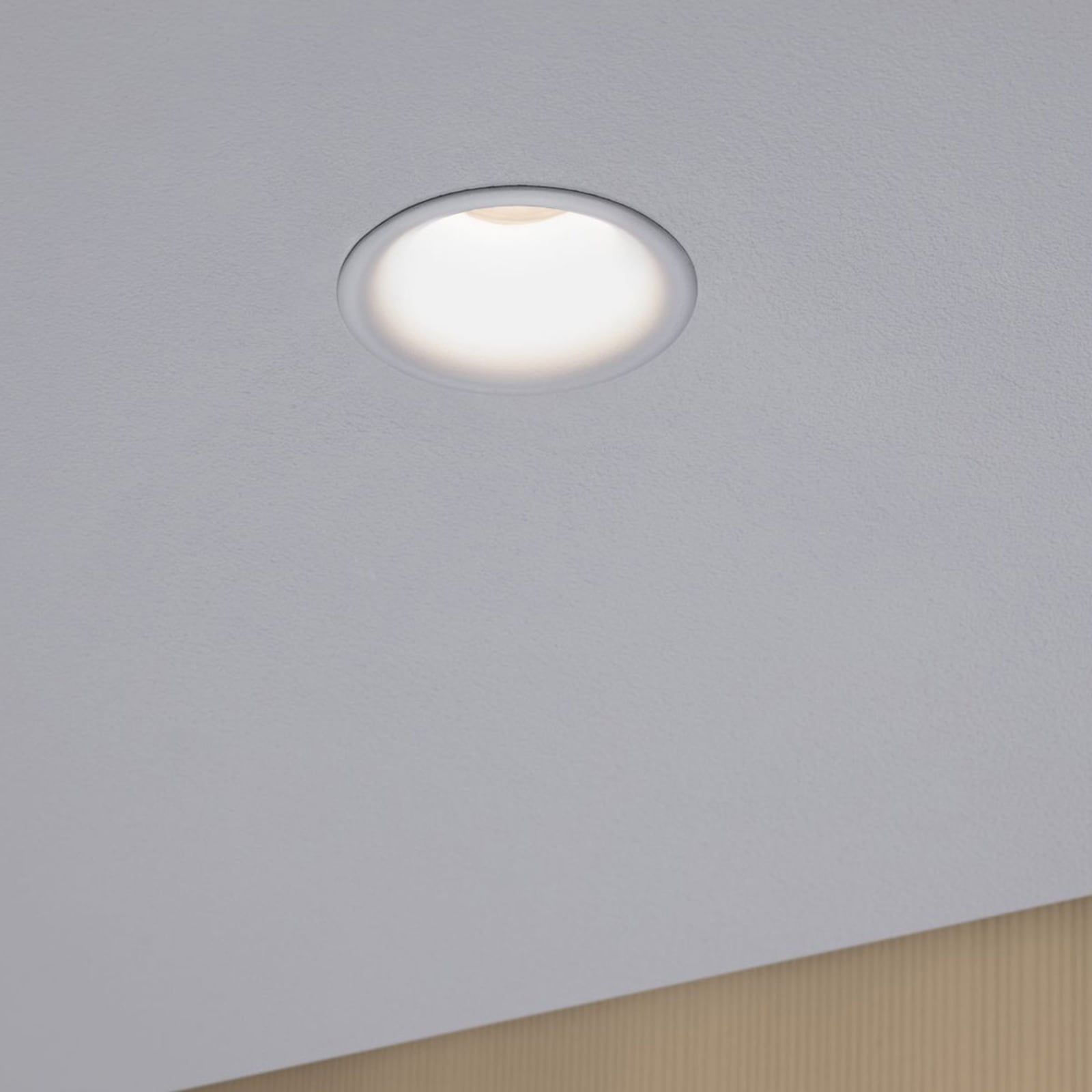 Innbyggingsspot Cymbal warmdim matt hvit bakside