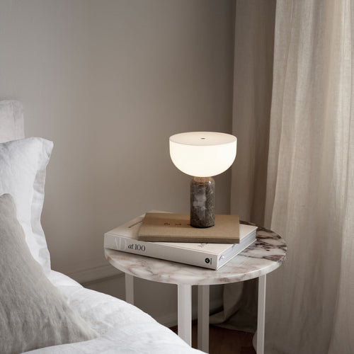 Kizu oppladbar bordlampe Gris du Marais marmor dimbar bakside