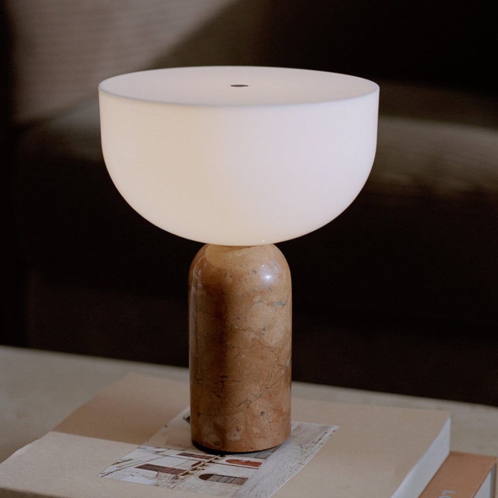 Kizu oppladbar bordlampe marmor dimbar Ø18 cm forfra