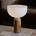 Kizu oppladbar bordlampe marmor dimbar Ø18 cm forfra