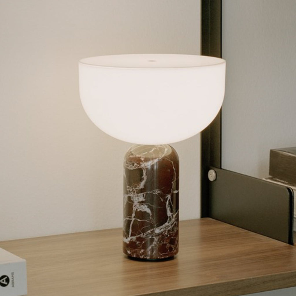 Kizu oppladbar bordlampe Rosso Levanto marmor dimbar forfra