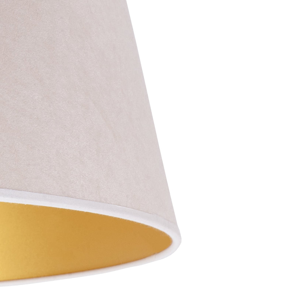 Lampeskjerm Cone semsket skinn ecru gull montert på lampe