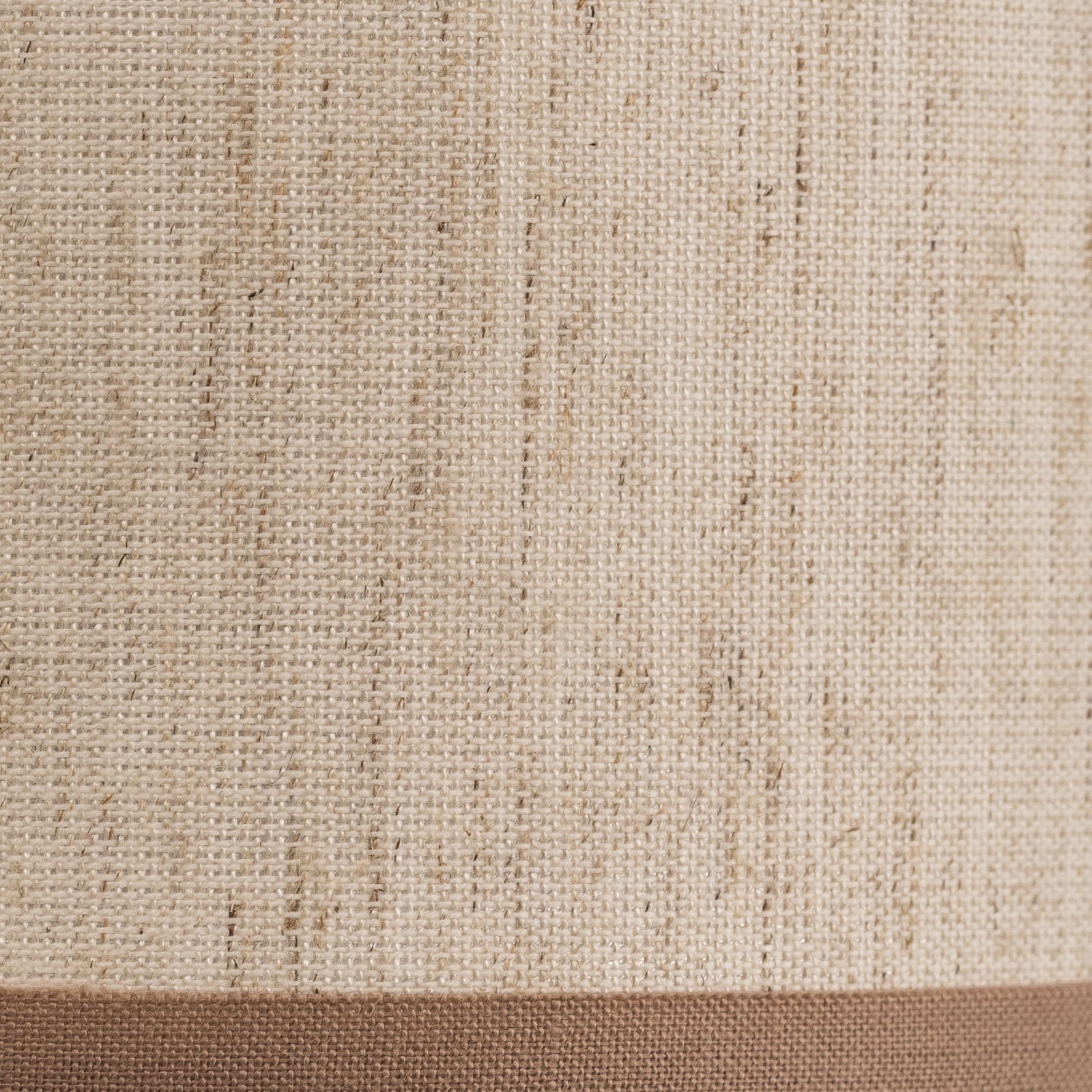 Nærbilde av stoff på Lampeskjerm Roller bomull ecru beige