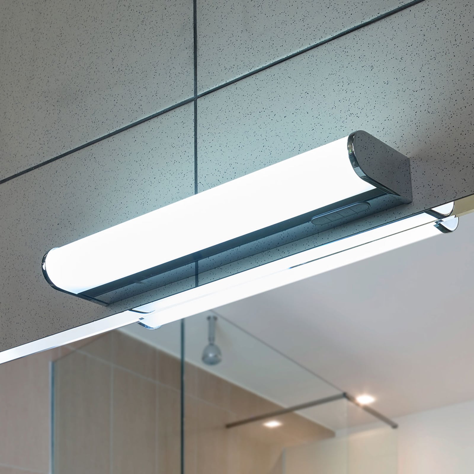 LED baderomslampe Jesko vegg dimbar CCT 33 cm IP44 detalj av armatur