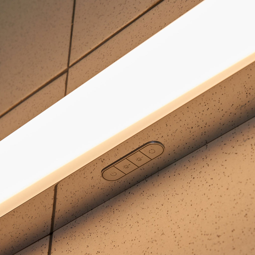 LED baderomslampe Jesko vegg dimbar CCT 33 cm IP44 nærbilde av dimmer