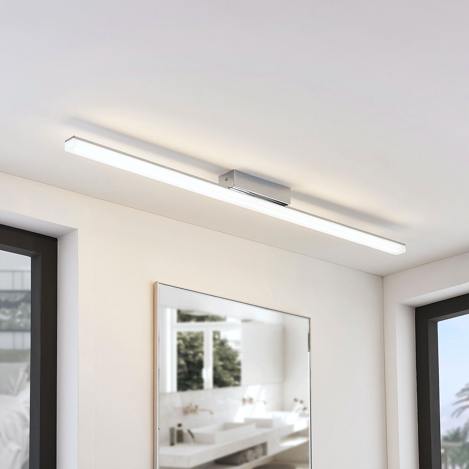 Bakside av LED baderomslampe Levke dimbar krom/hvit 116 cm IP44