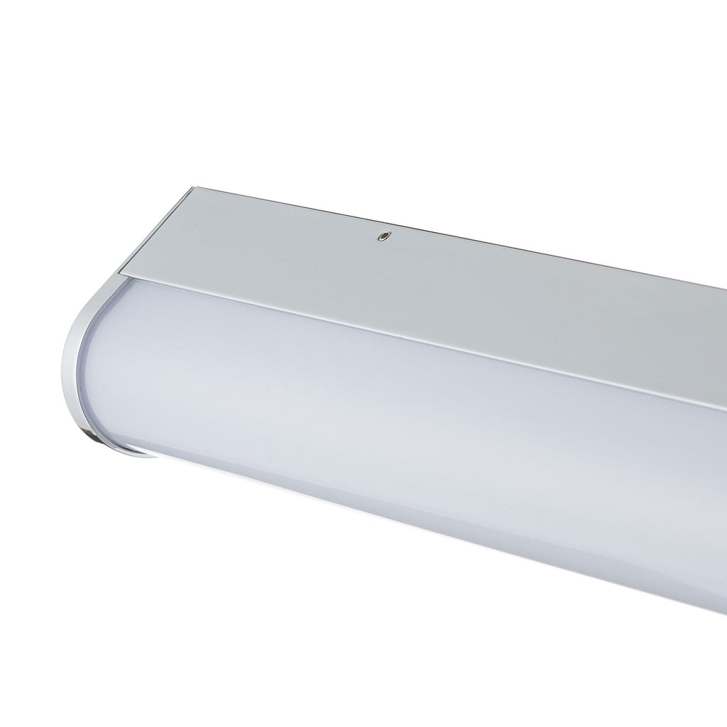 LED baderomslampe Ponto hvit/krom 90 cm IP44 18W montert på baderomsvegg