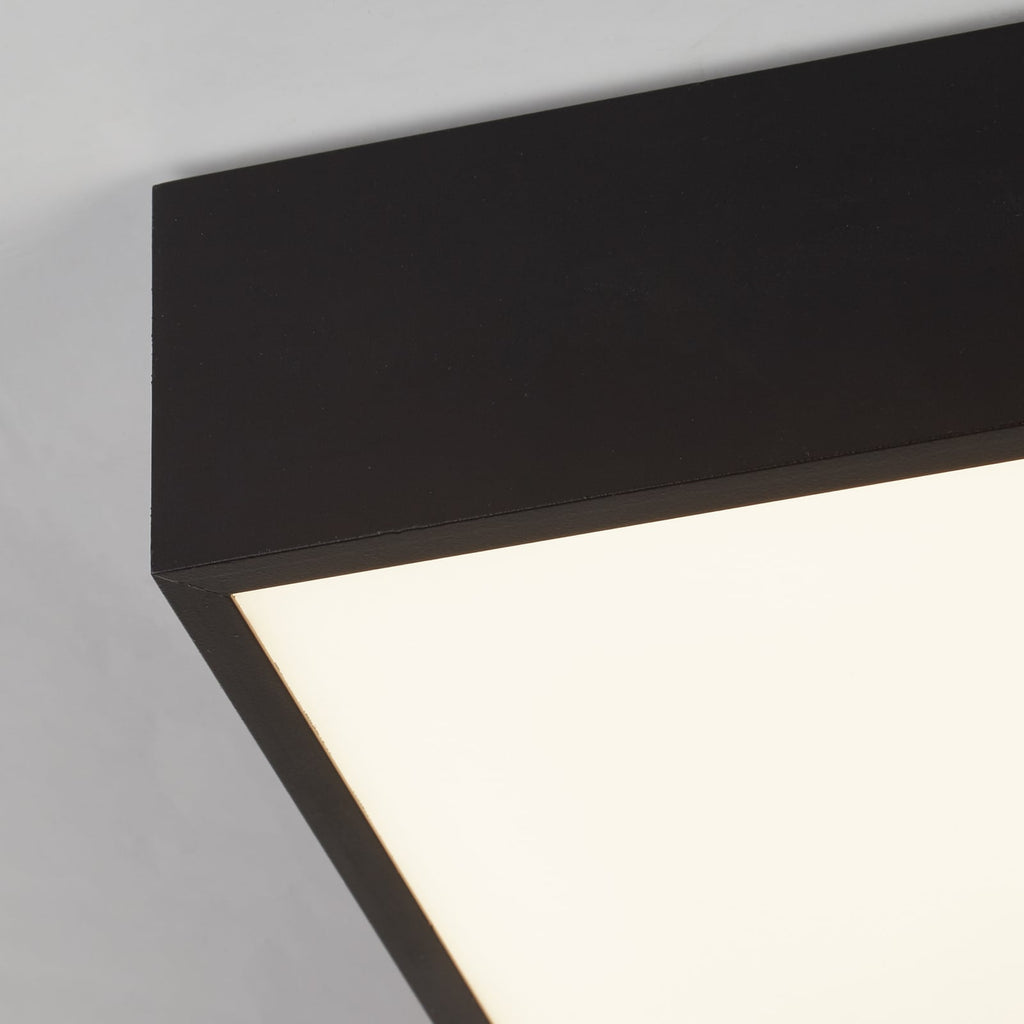 Nærbilde av LED baderomslampe Zeus svart 30x30 cm 16W IP44