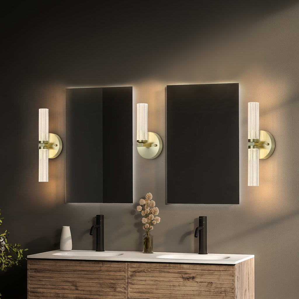 Detalj av LED baderomsvegglampe Aberdeen dimbar messing 24 cm IP44