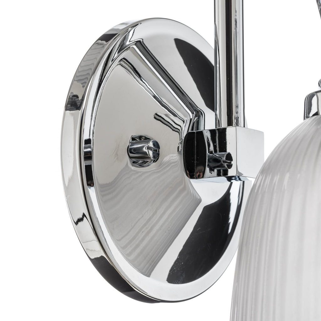 LED baderomsvegglampe Cora med glasskjerm G9 IP44 monteringsdetalj