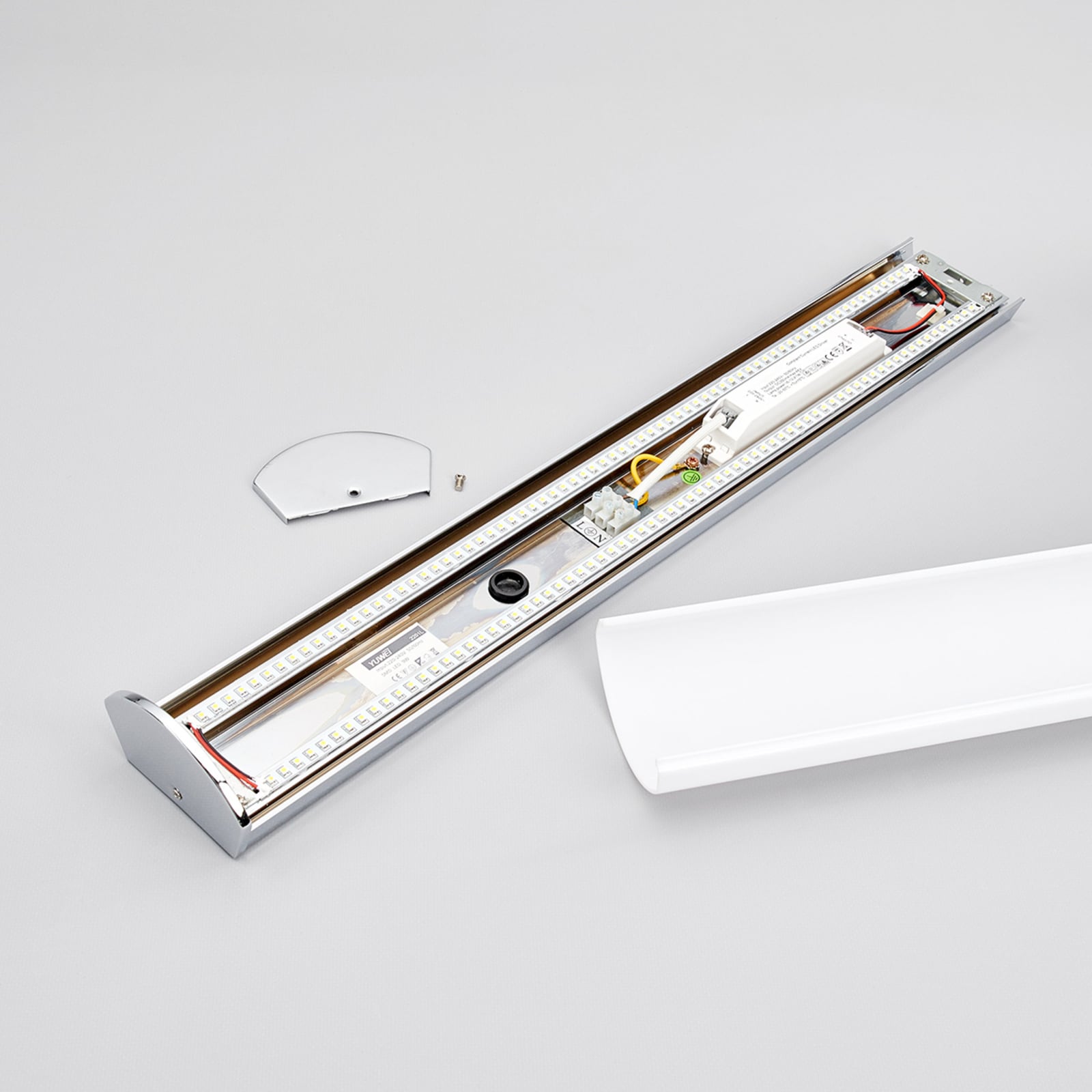 LED baderomsvegglampe Elanur hvit/krom 58 cm komplett produktbilde