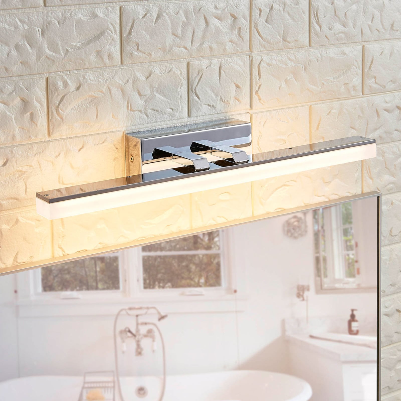 LED baderomsvegglampe Julie 46 cm krom IP44 10W forfra