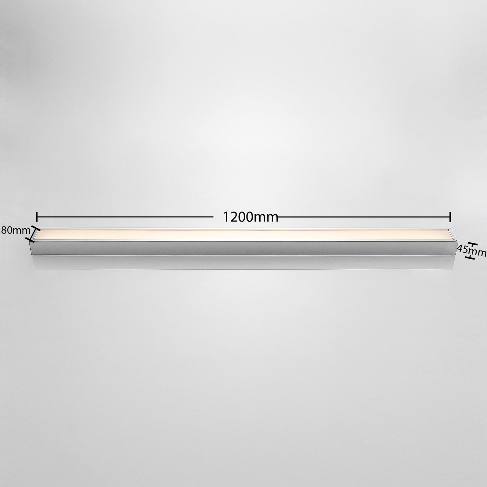 LED baderomsvegglampe Layan 120 cm krom montert på bad