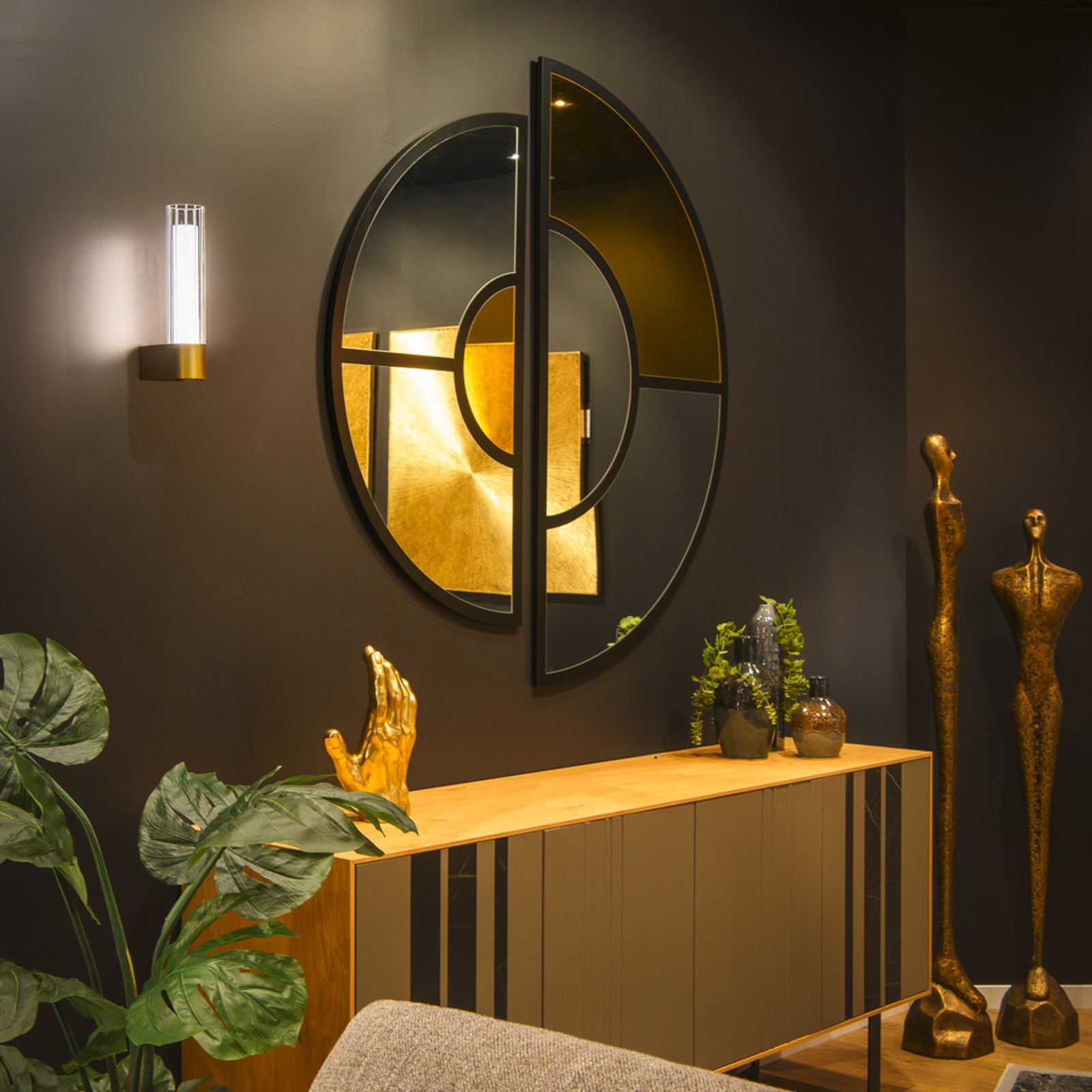 Detalj av LED baderomsvegglampe Lygant single messing IP44