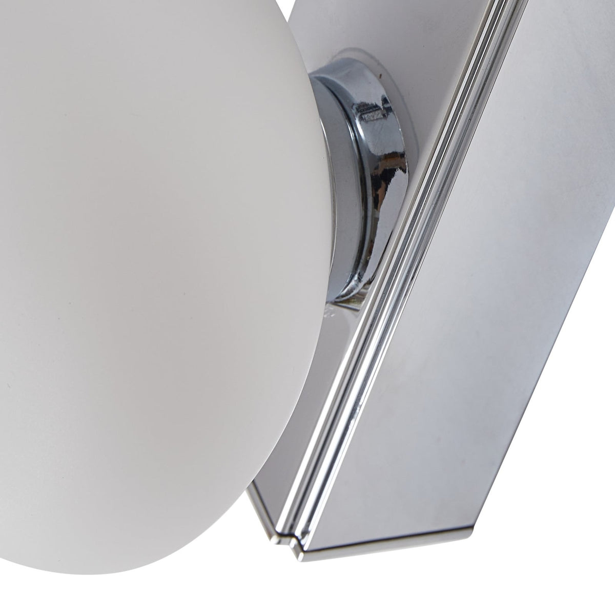 LED baderomsvegglampe Myrra 4-lys glass krom 60 cm lysdetalj