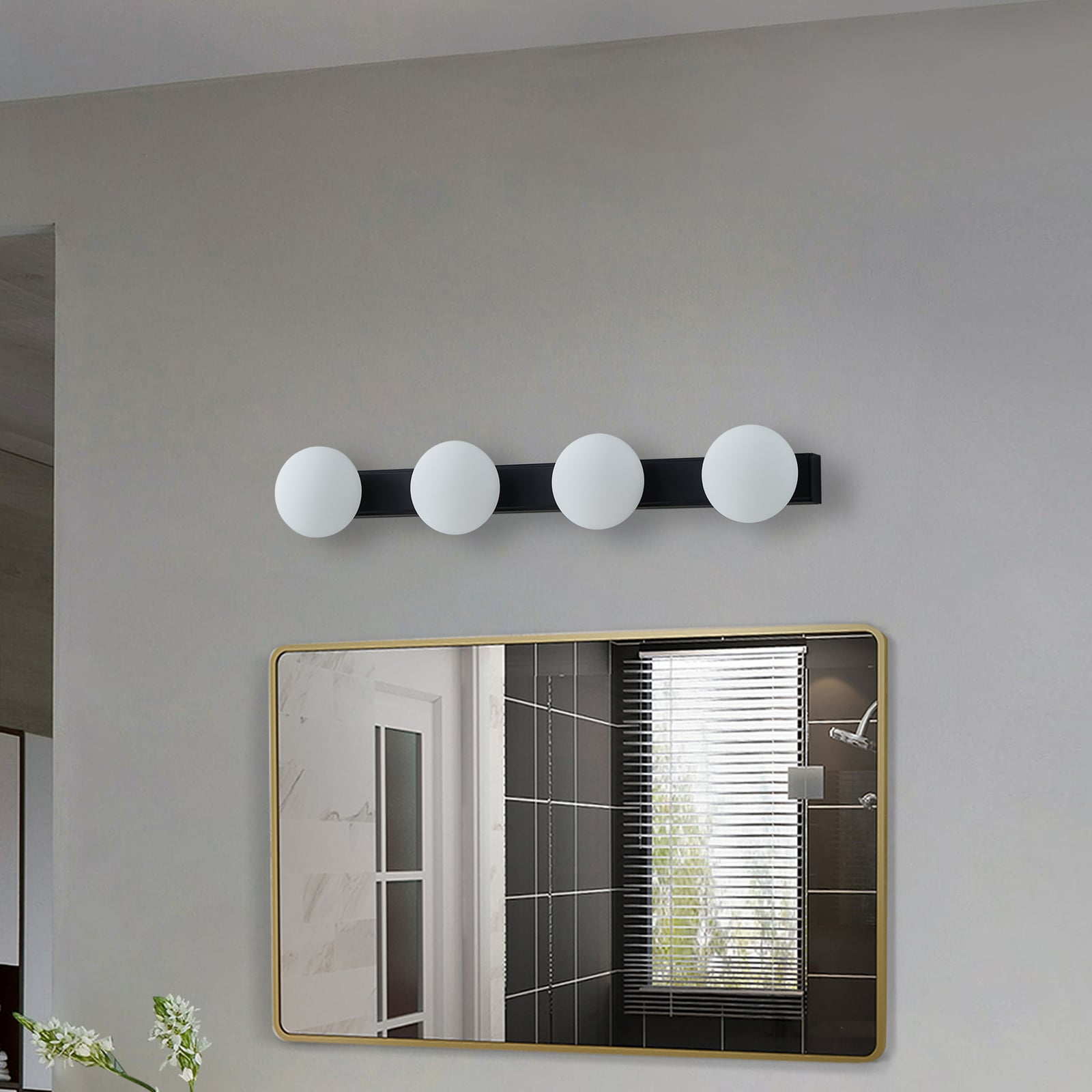 Detalj av LED baderomsvegglampe Myrra 4-lys glass svart 60 cm