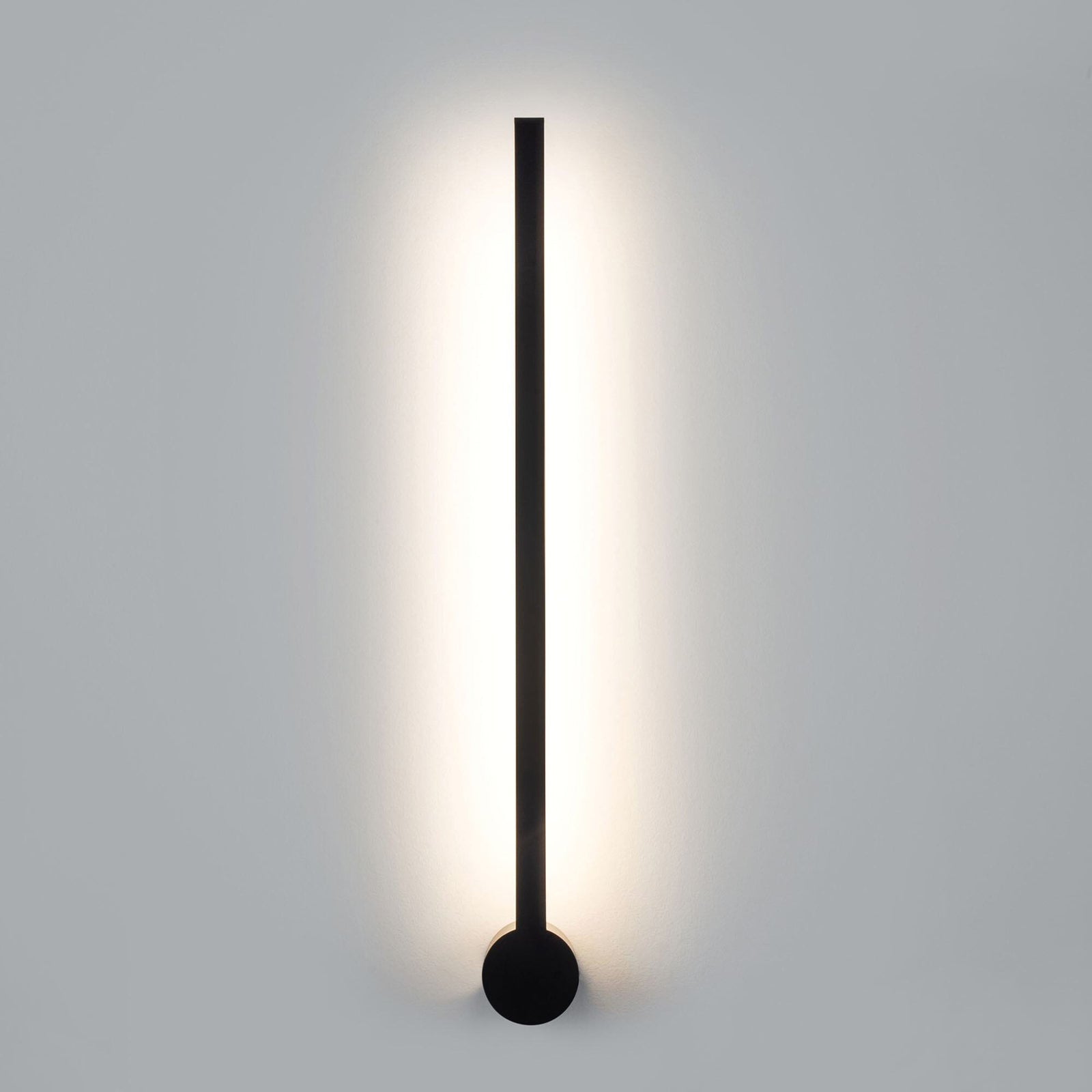 Montert LED baderomsvegglampe Passeggio Nova 60 cm svart i baderom