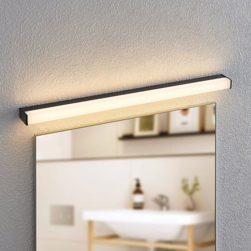Detalj av LED baderomsvegglampe Ulisan svart 89 cm IP44