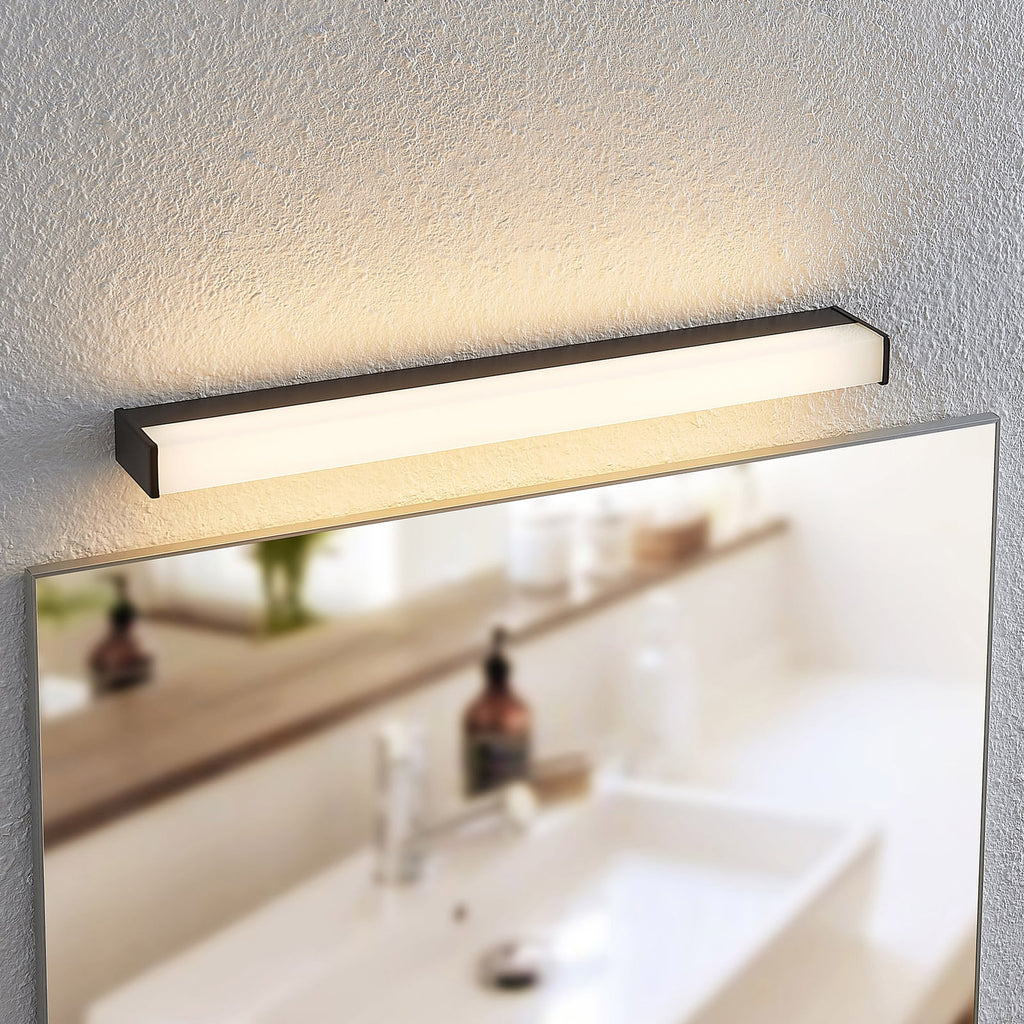 LED baderomsvegglampe Ulisan svart/hvit detalj av materialer