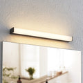 LED baderomsvegglampe Ulisan svart/hvit forfra